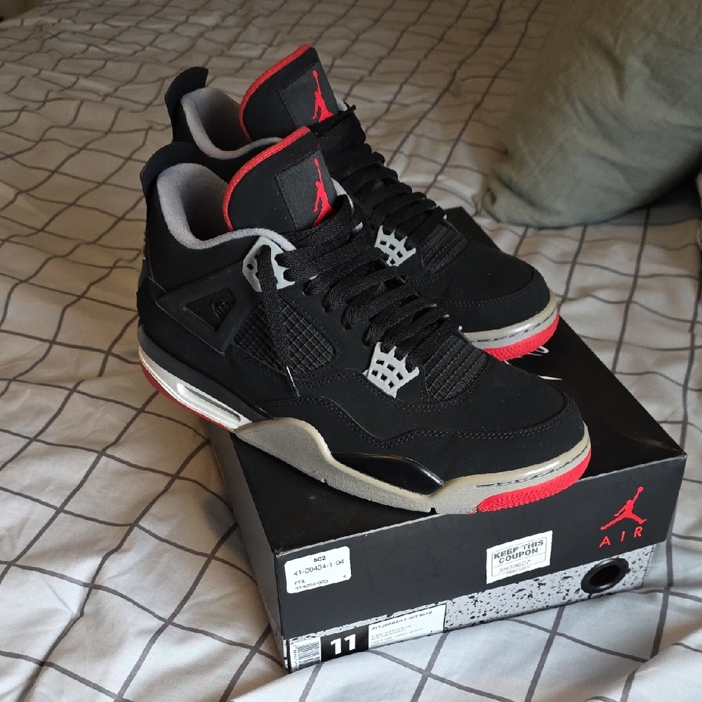 Jordan Men's Black and Red Air Sneakers